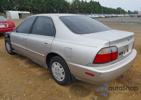 1997 Honda Accord Value из США, поврежденный, VIN 1HGCD5689VA186779
